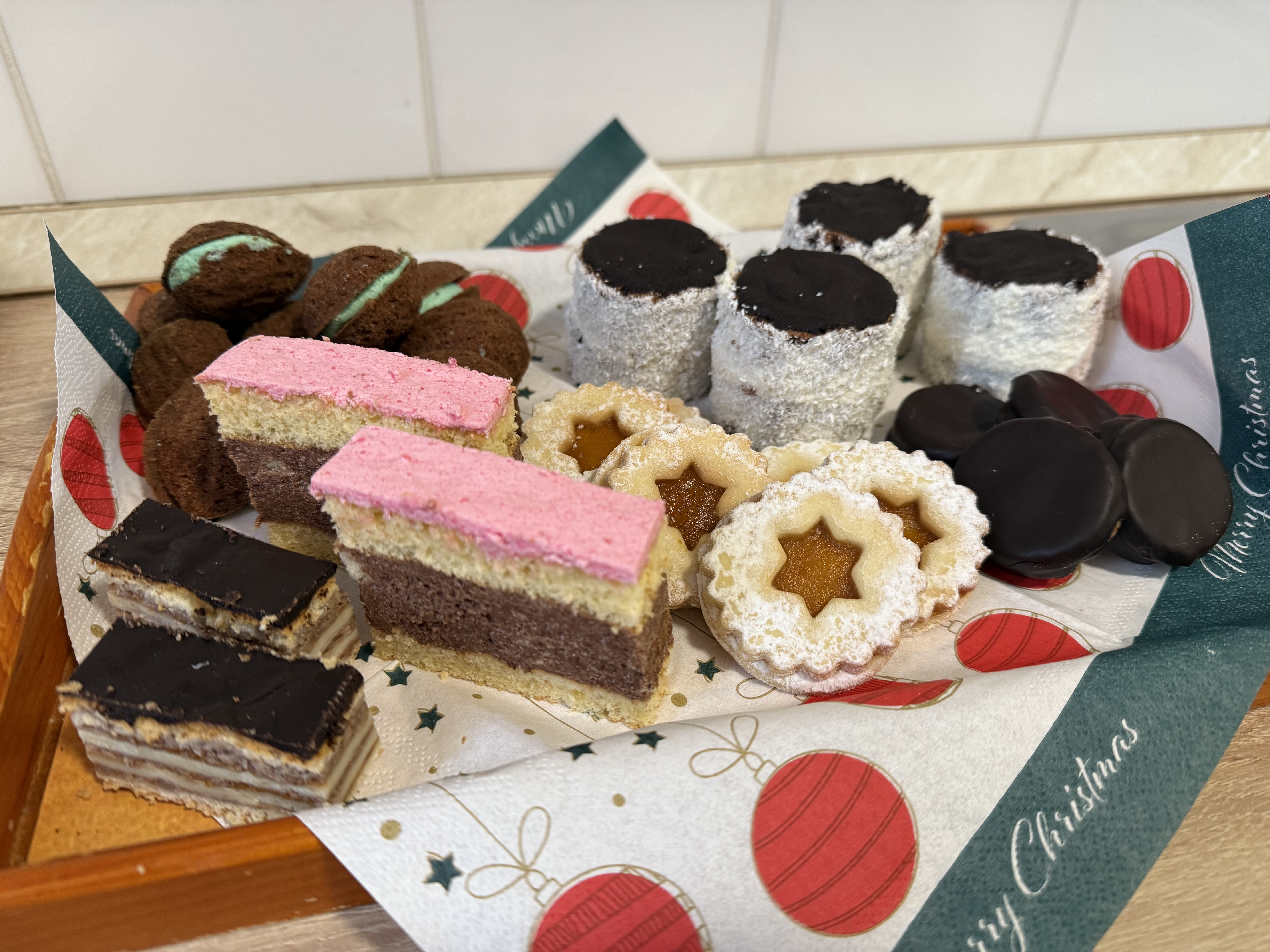 Karácsony előtt, közben és után – nálam így néz ki a valóság 🎄